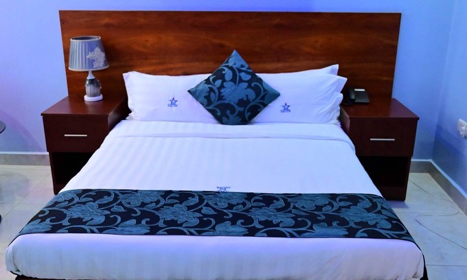 Kampala Hotel | BLUE STAR EXPRESS HOTEL Kampala - Entebbe Rd, Kampala