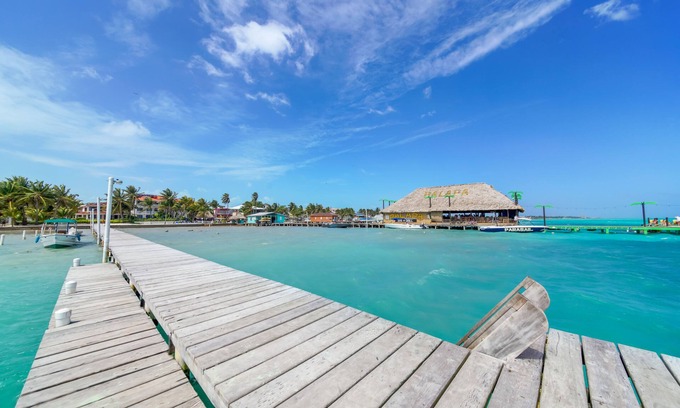 San Pedro Cabina | Blue Tang Inn