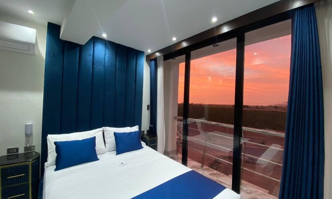Chancay Hotel | Blue Three