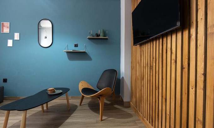 Kalamata Apartamento | Blue Tourmaline downtown flat