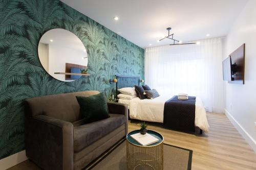Little Italy Apartamento | Blue Tropics Studio in Little Italy with kitchen by Den Stays