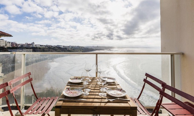 Behobie Apartamento | BLUE UHAINA . KEYWEEK . Sea view apartment Biarritz downtown