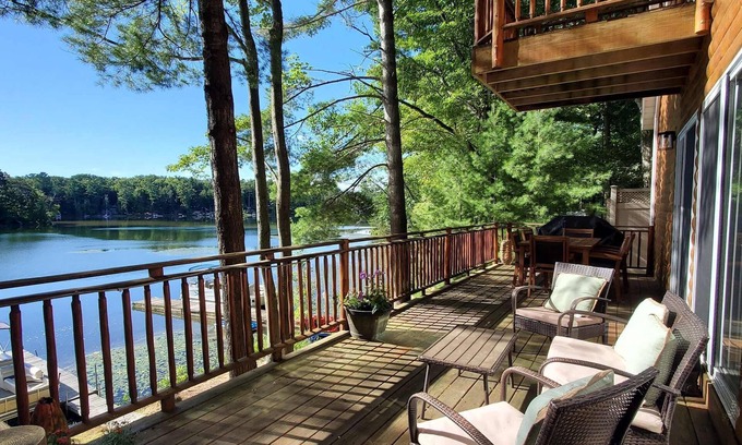 Mayfield Casa | Blue View Spider Lake Extended Stay Rental