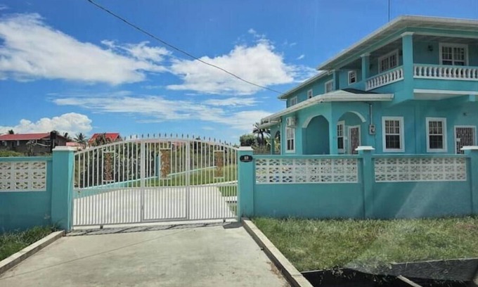 Demerara-Mahaica Apartamento | Blue Villa Apartment 43 Section C Beautiful 1- bedroom, 1 bath apartment