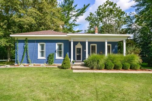 Saugatuck Villa | Blue Whale