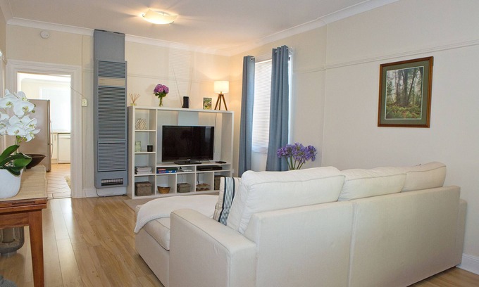 Orange East Casa | BLUE & WHITE NILE *Work, Rest, Play. Walk to CBD*