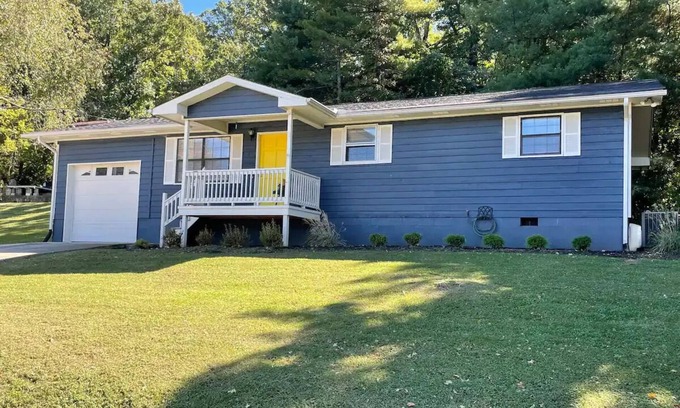 Rossville Casa | Blue with a View - House 12 min to Chattanooga