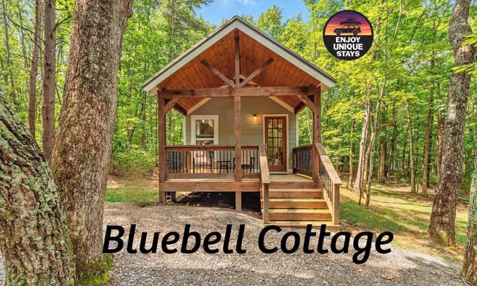 Menlo Casa | Bluebell Cottage with private fire pit!