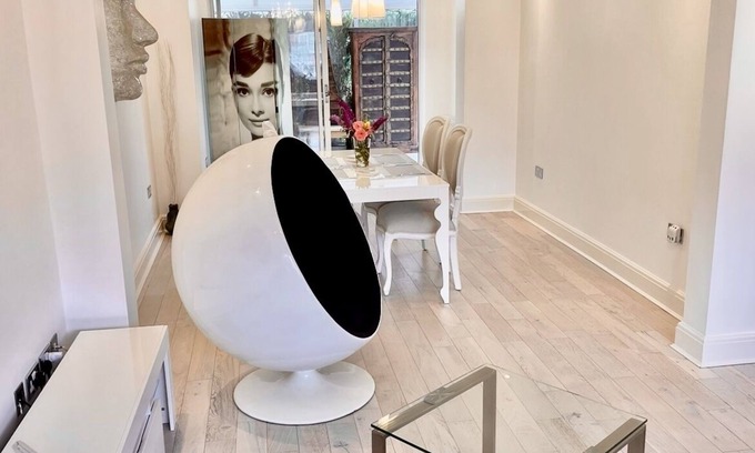 Hatfield Casa | Bluebell place stunning three bedroom house
