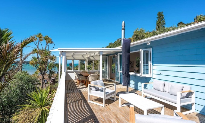 Surfdale Casa | Bluebelle - Stay Waiheke