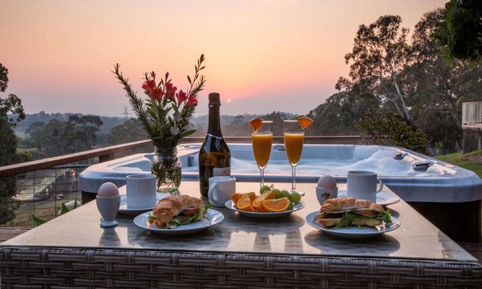 Kurrajong Casa | Blueberry Hills On Comleroy Farmstay - Self-Contained Cottages