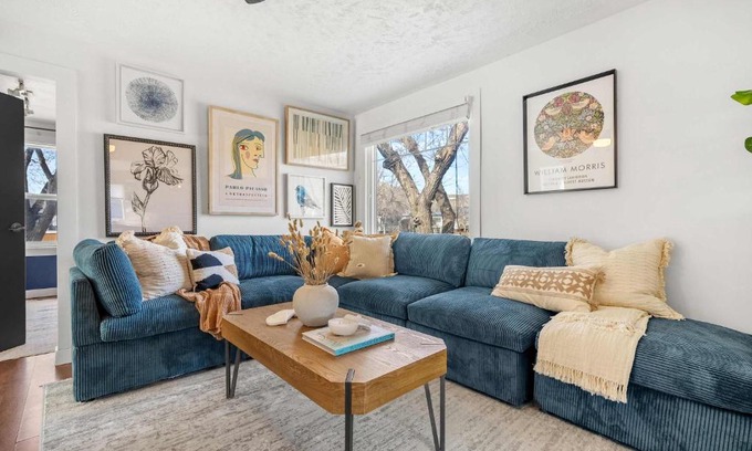 Drumheller Casa | Bluebird 3 Bedroom Home in the Heart of Drumheller