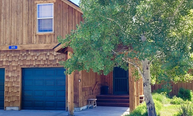 Winthrop Condominio | Bluebird Condo-Dog Friendly,Walk to Ski Trail and close to downtown Winthrop!