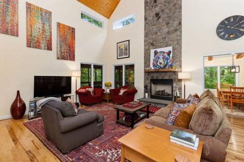 Chestnut Springs Casa | Bluebird Mountain Home
