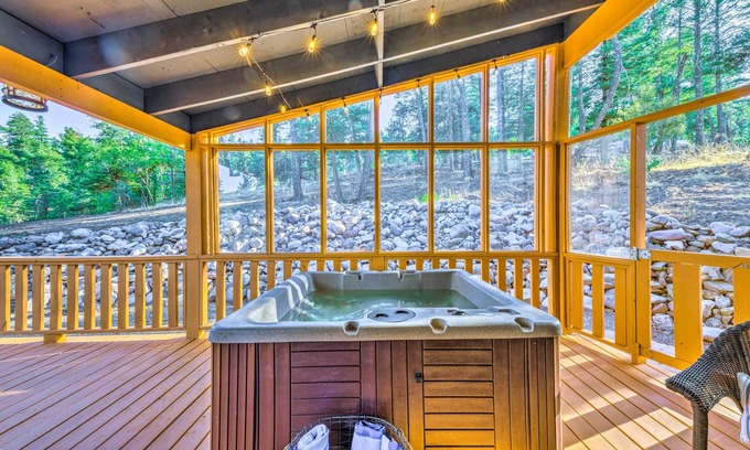 Ruidoso Cabina | ‘Bluebird Pines’ Cabin with Gas Fire Pit & View!