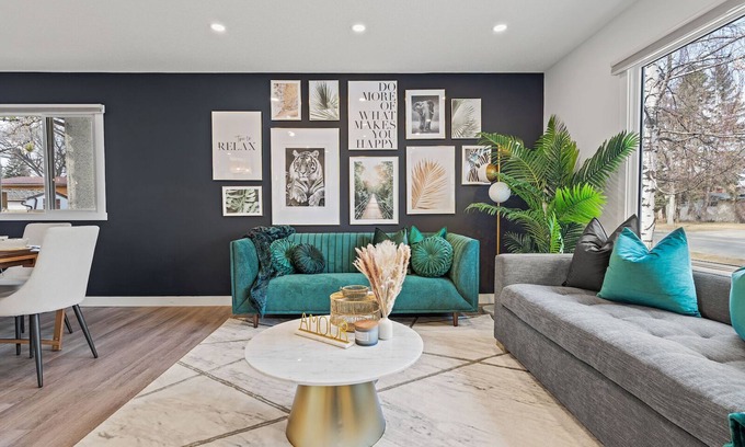 Southeast Calgary Casa | Bluebird's | Upscale | DT 10 Min Free Parking