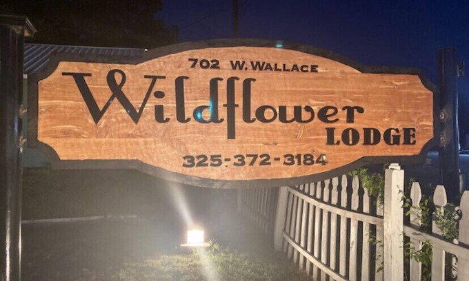 San Saba Casa | Bluebonnet Suite @ Wildflower Lodge