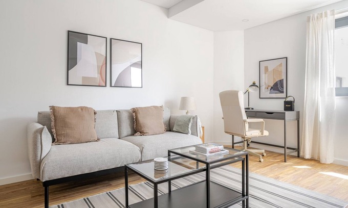 Casal da Ladeira Apartamento | Blueground | Alvalade, balcony, nr Campo Grande