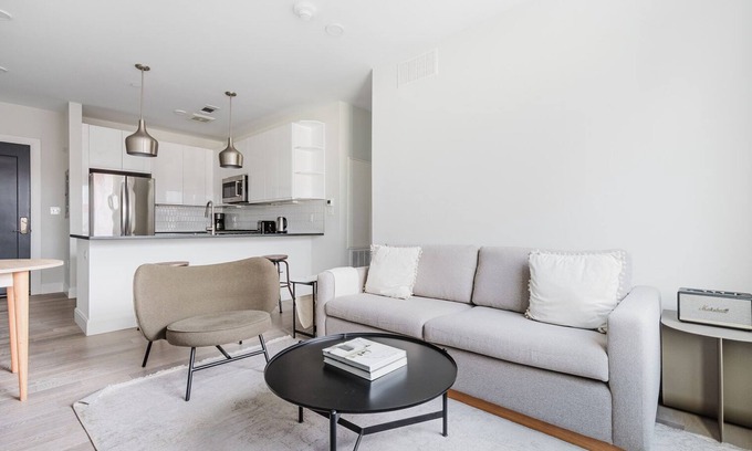 East Boston Apartamento | Blueground | East Boston 2bd apartment