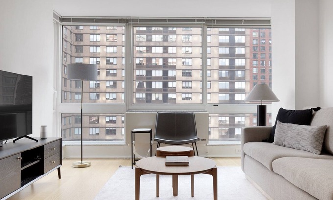Upper East Side Apartamento | Blueground | East Harlem, pool, nr Central Park