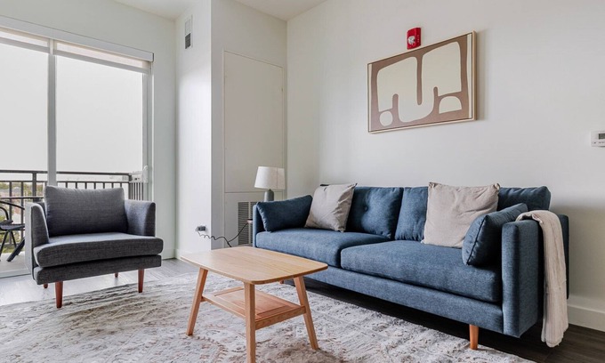 Elmhurst Apartamento | Blueground | Elmhurst, pool, nr Elmhurst Art Museum