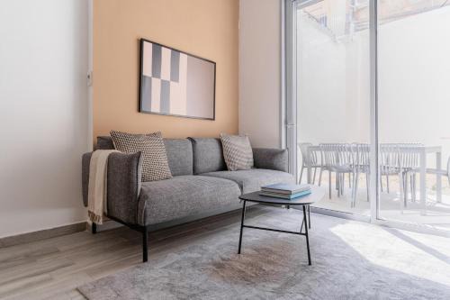 Florentin Apartamento | Blueground Florentine Bright Apartments