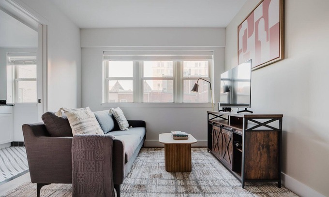 Foggy Bottom Apartamento | Blueground | Foggy Bottom, rooftop & gym, nr GWU