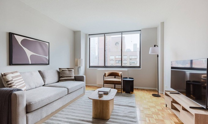 Tudor City Apartamento | Blueground | Kips Bay, pool & gym, nr Empire St.