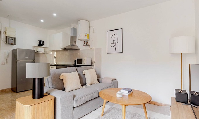 Barceloneta Apartamento | Blueground | La Barceloneta, AC & w/d, nr beach