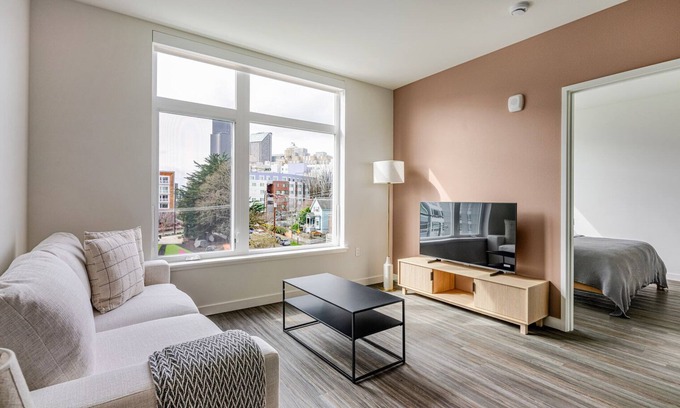 Yesler Terrace Apartamento | Blueground | Northlake, gym & rooftop, nr zoo