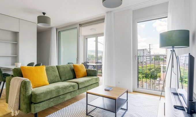 Seebach Apartamento | Blueground | Seebach, view, nr Zurich Zoo