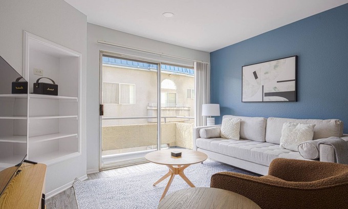 Sherman Oaks Apartamento | Blueground | Sherman Oaks, view, nr Lake Balboa