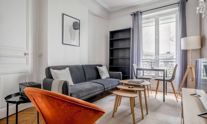 Porte-Dauphine Apartamento | Blueground | Victor Hugo, elev, nr garden & dining