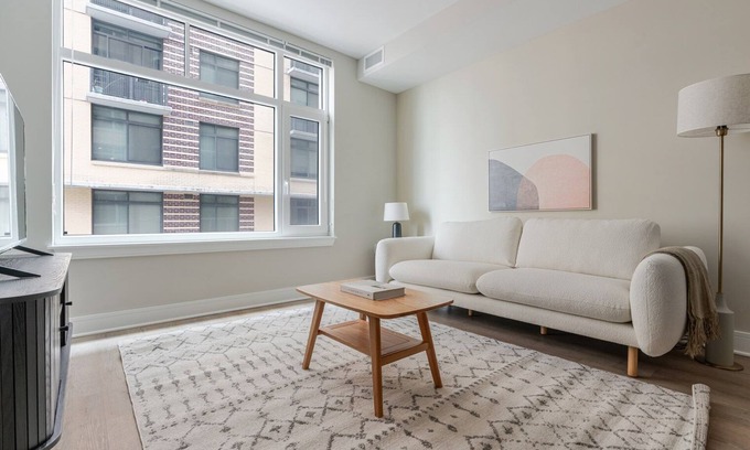Woodmont Triangle Apartamento | Blueground | Woodmont, pool & w/d, nr Bethesda Row