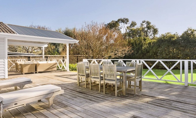 Portsea Casa | Bluehaven Great location short stroll up the to village