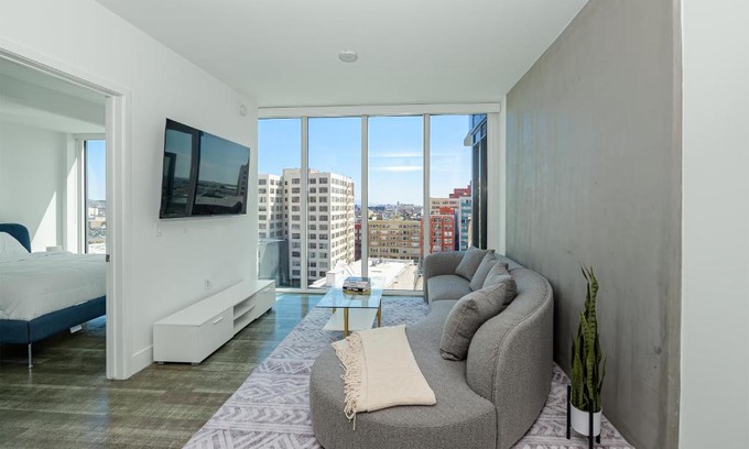 Historic Core Apartamento | BluePalm Downtown High Floor