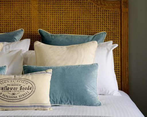 Orange Casa | Bluestone Cottage - Character & Class