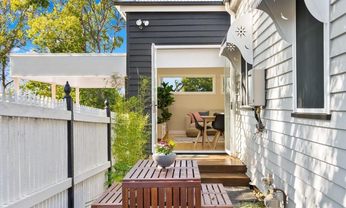Toowoomba Casa | Bluestone Cottages - The Shop