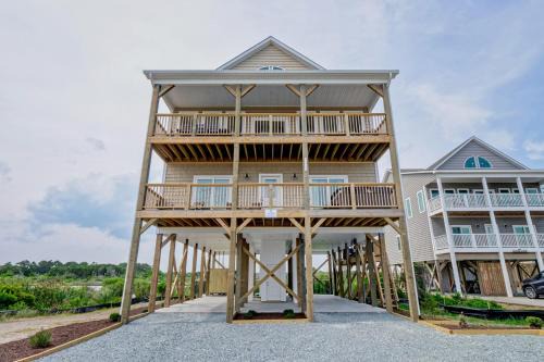 Sneads Ferry Casa | Bluewater Villa by Sea Scape Properties