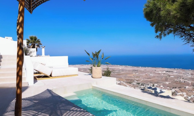 Fira Hotel | Bluewhite Suites & Villa Santorini