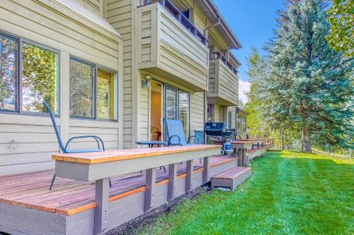 Elkhorn Village Apartamento | Bluff 4018