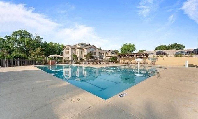 Table Rock Condominio | Bluffs Oasis 2 Bedroom Condo by RedAwning