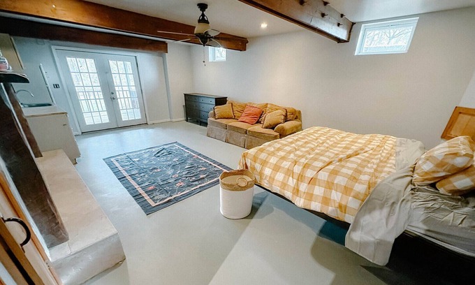 Kerhonkson Casa | Bluming Fields - A private home on a 150-acre horse farm.
