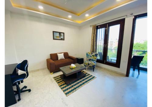 New Delhi Apartamento | BluO 1BHK City Centre - Balcony, Lift, Terrace