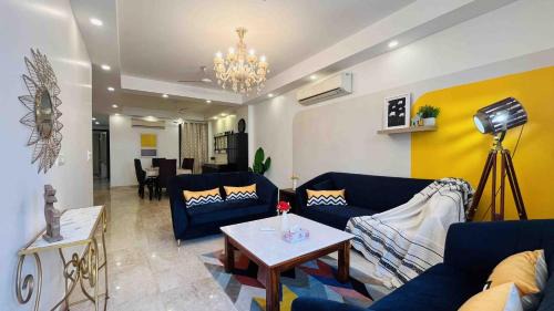 Greater Kailash Apartamento | BluO 3BHK - M Block Mkt-Balcony, Lift, Parking