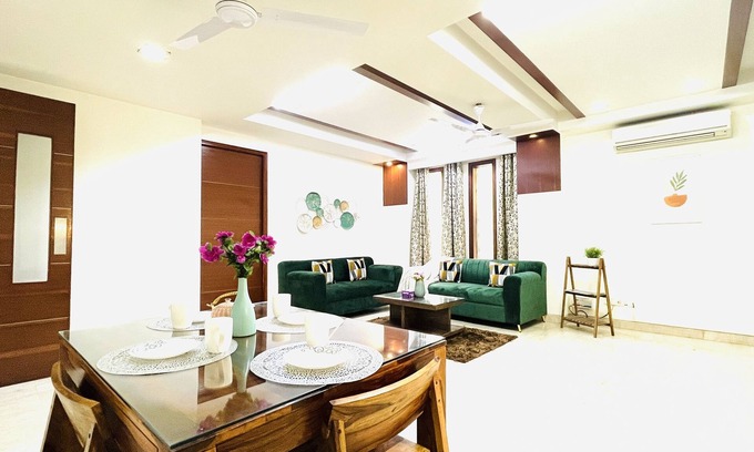 New Delhi Apartamento | BluO Modern 2BHK- Green Park Market & Hauz Khas