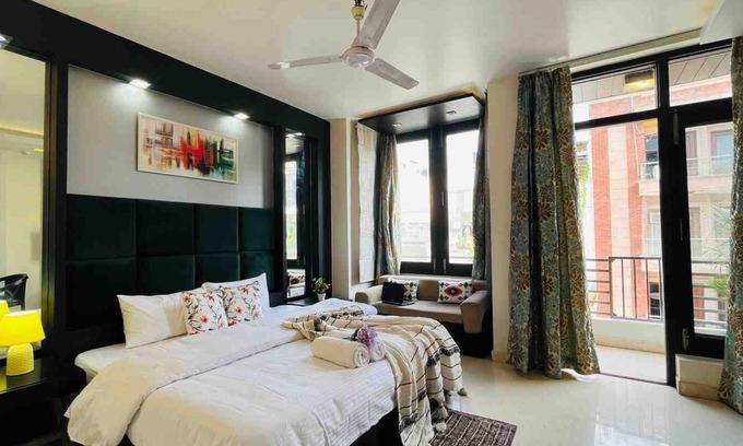 Greater Kailash I Apartamento | BluO Studio - M Block Mkt @ Greater Kailash
