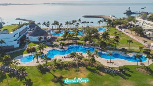 La Cruz de Huanacaxtle Villa | BNayar Family Villas with Beach Club