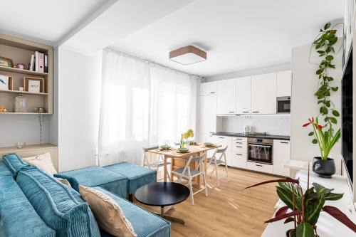 Nivy Apartamento | BNB Central Comfort Retreat with Balcony