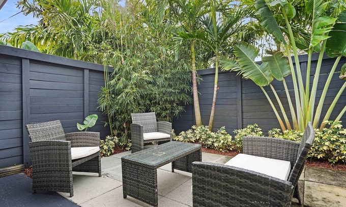 Downtown Fort Lauderdale Apartamento | BnB Hyperion Brand New 2b2b Retreat w Patio